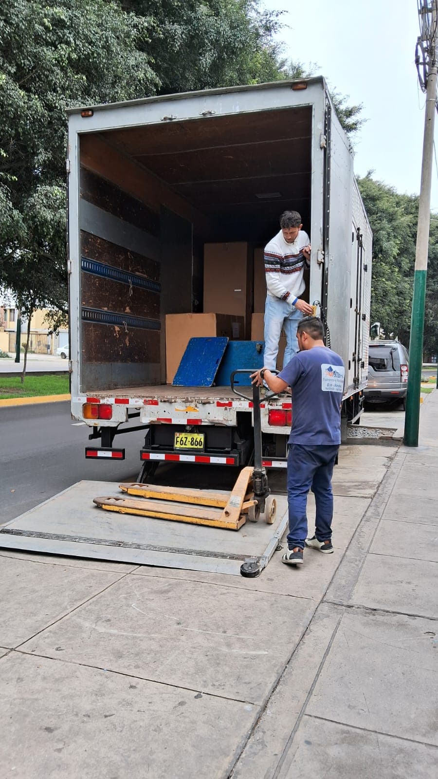 Servicio de mudanza - Transporte de carga y mudanzas familiares en Puente Piedra con puntualidad garantizada.