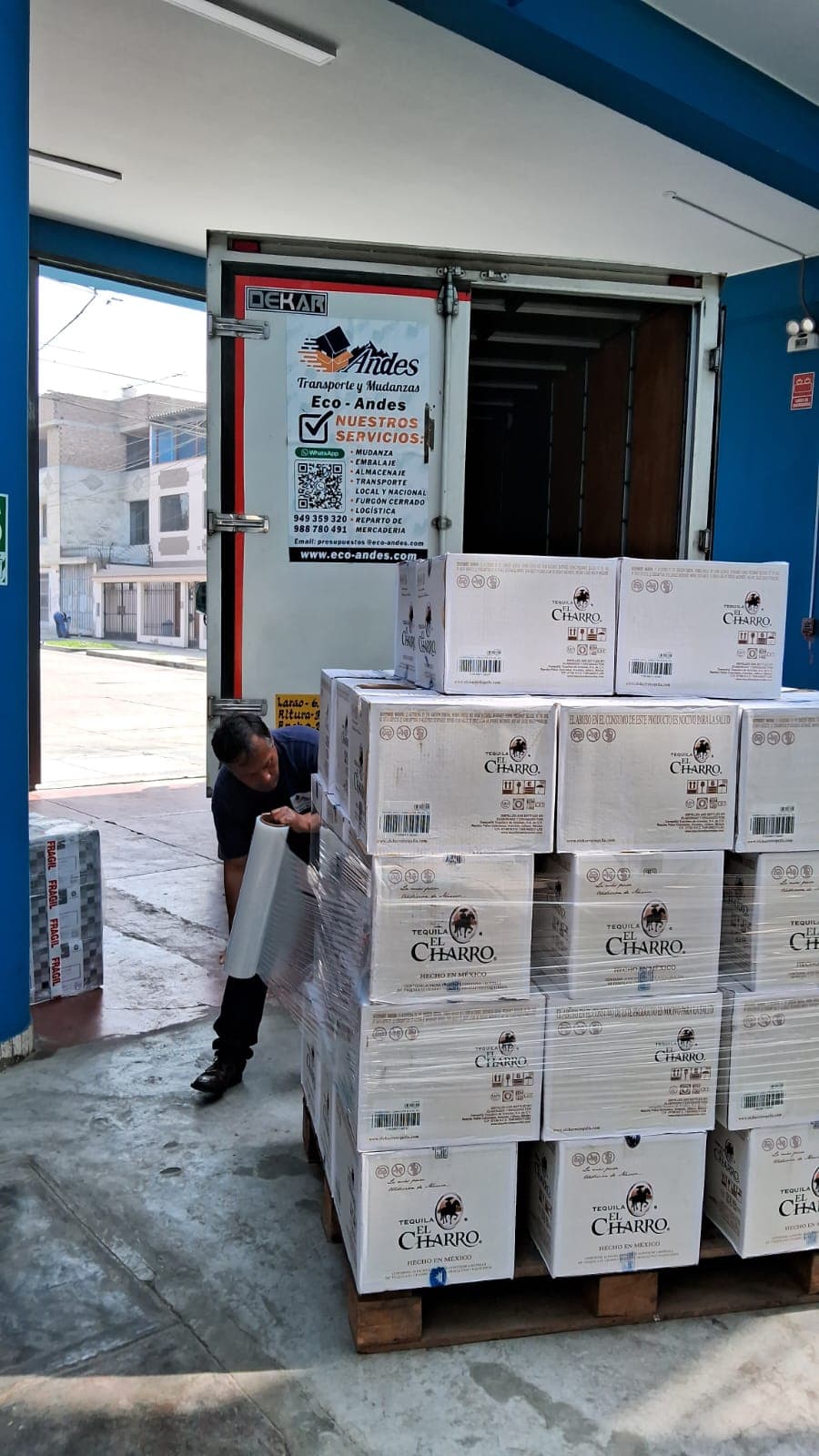 Servicio de mudanza - Traslado seguro de oficinas, departamentos y casas en Villa El Salvador.